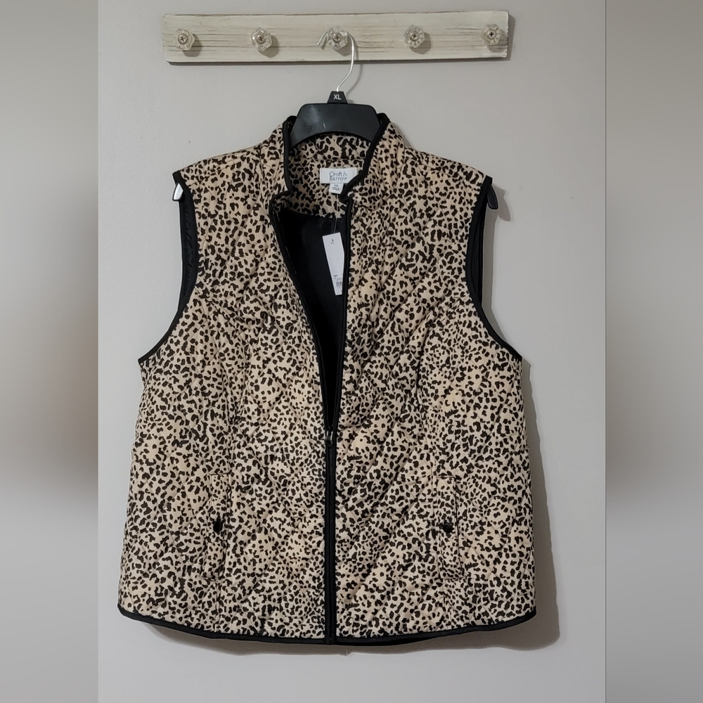 NWT Croft and Barrow puffer vest for Winter or fall leopard print zipper